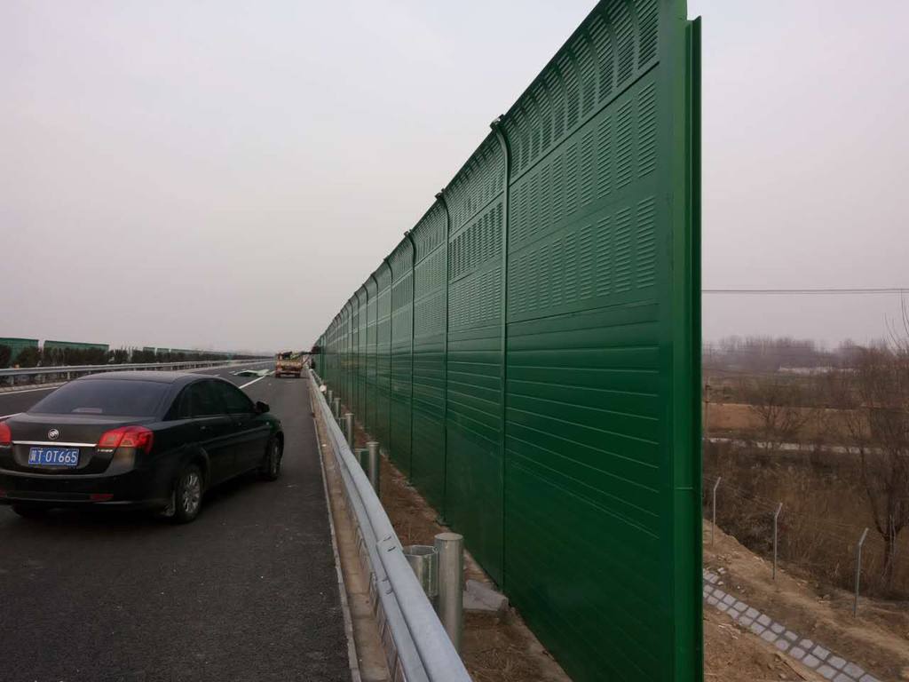 降噪声屏障.jpg 降噪声屏障.jpg